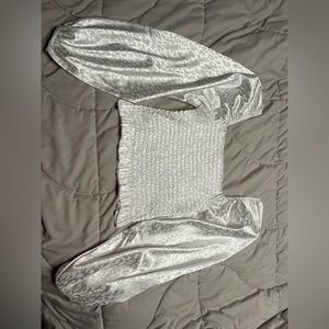 white long sleeve puff blouse